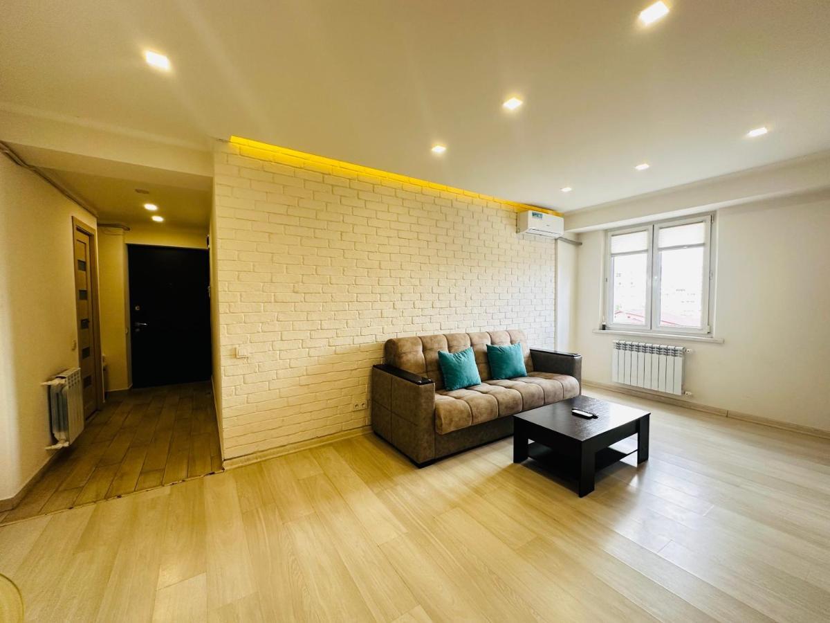 Suite Apartment On Pushkin Street Erévan Extérieur photo